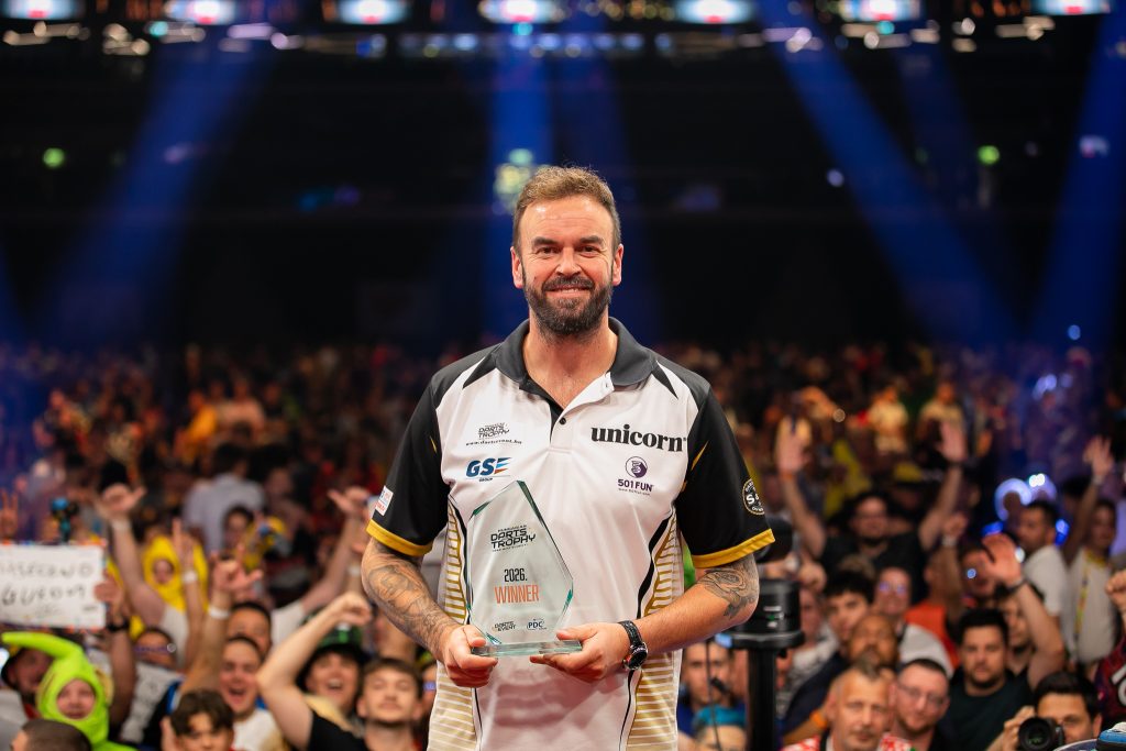 SMITH ROUTS ANDERSON TO WIN HUNGARIAN DARTS TROPHY